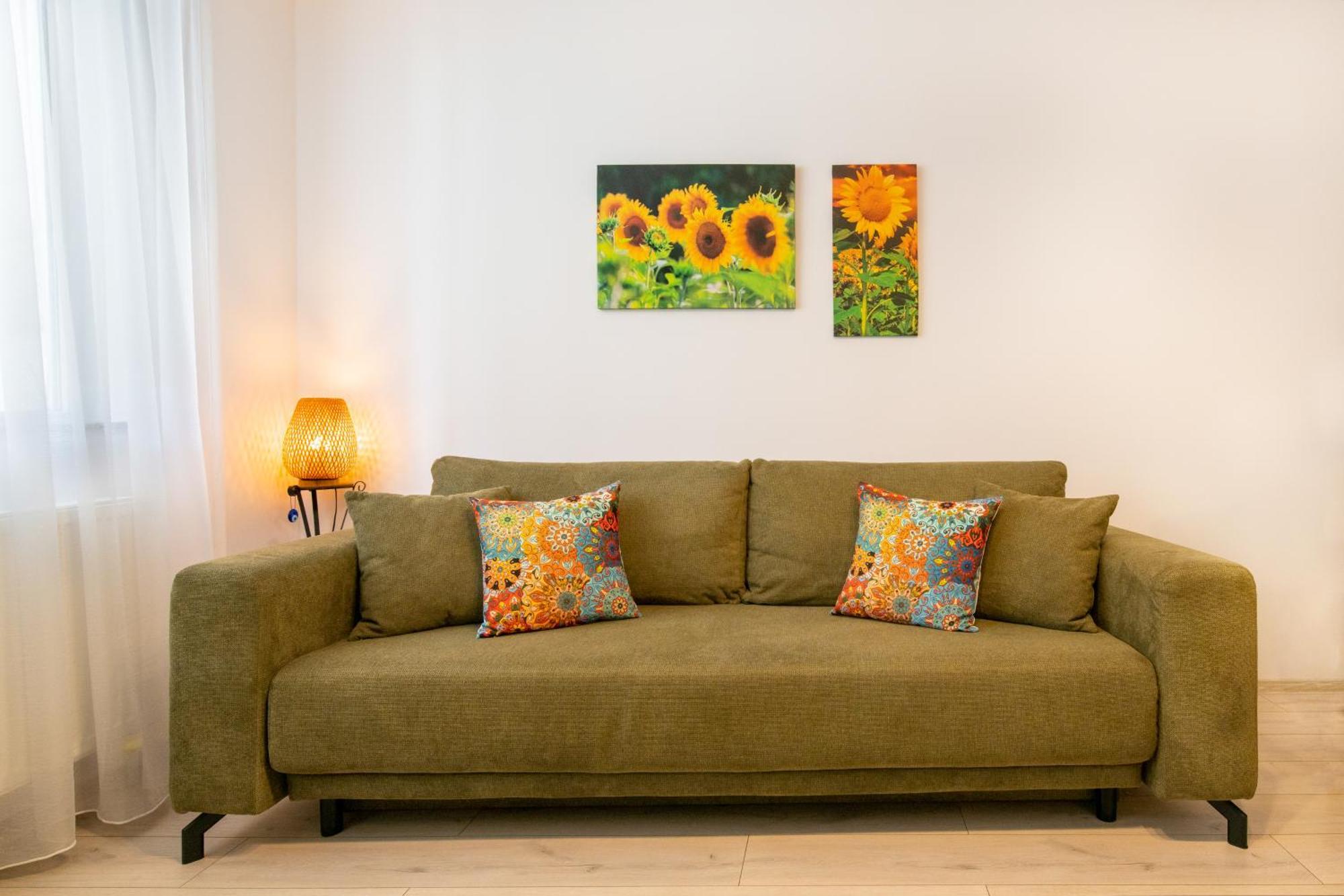 Springhome - Cozy Apartment With Balcony & Parking Braşov Exterior foto