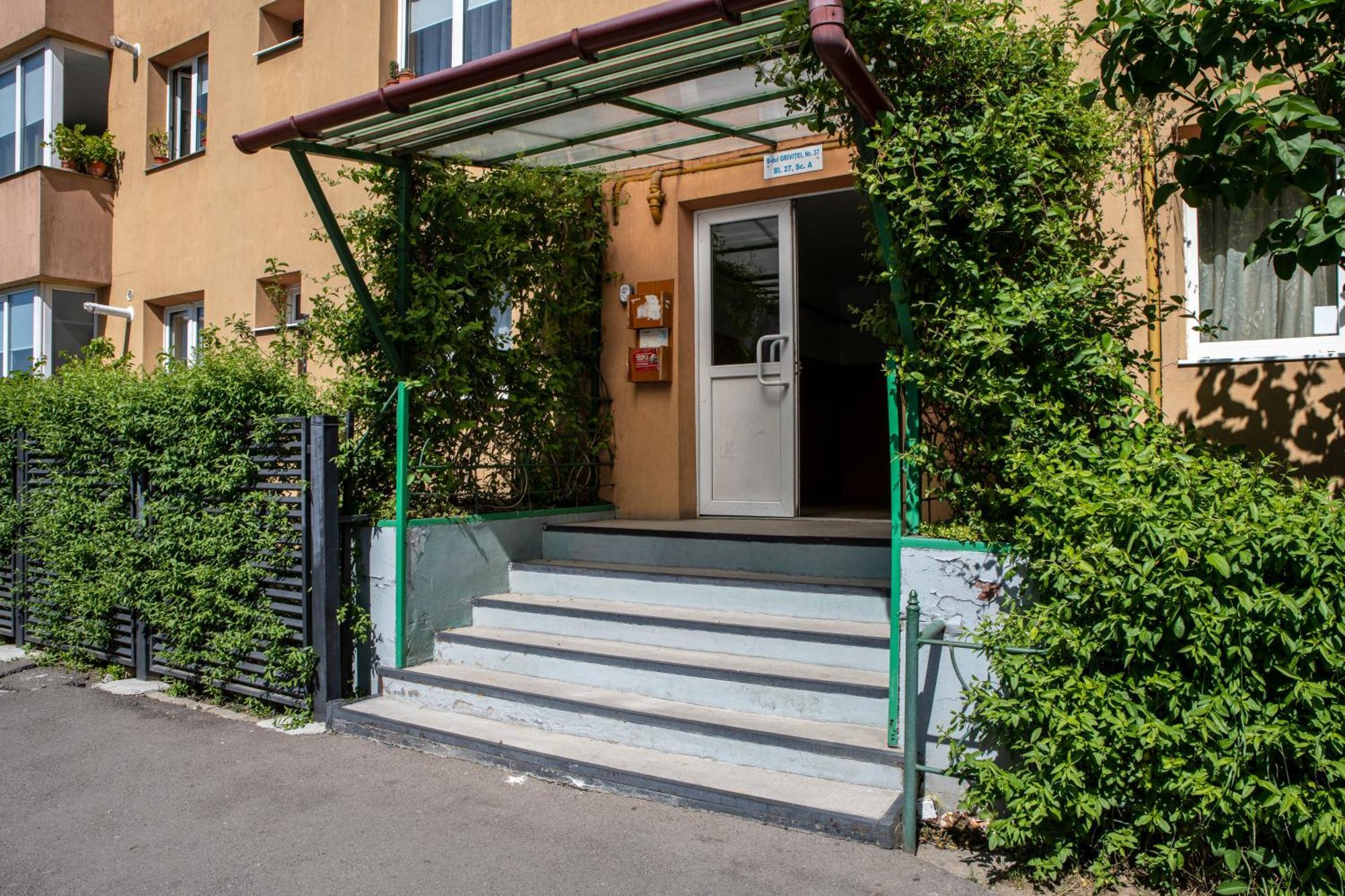 Springhome - Cozy Apartment With Balcony & Parking Braşov Exterior foto